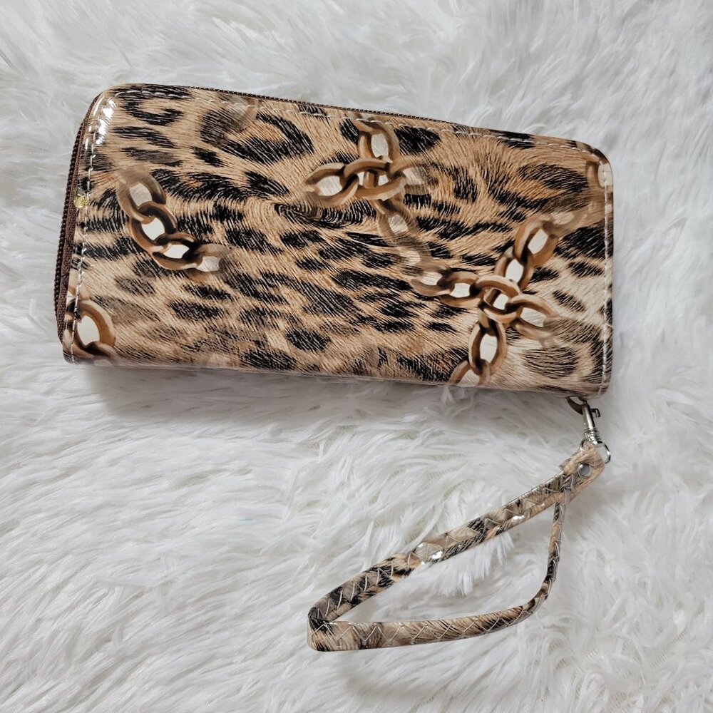 Cheetah Print/Chain Design Dual Zip Wristlet Wallet